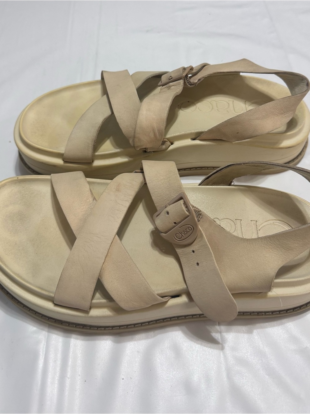 Chaco Women's Strappy Leather Sandals in Cream size 8 - Picture 7 of 8